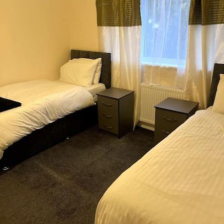 Spacious City Centre Home Near Hospital & M5 Worcester Bagian luar foto