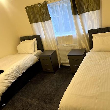 Spacious City Centre Home Near Hospital & M5 Worcester Bagian luar foto
