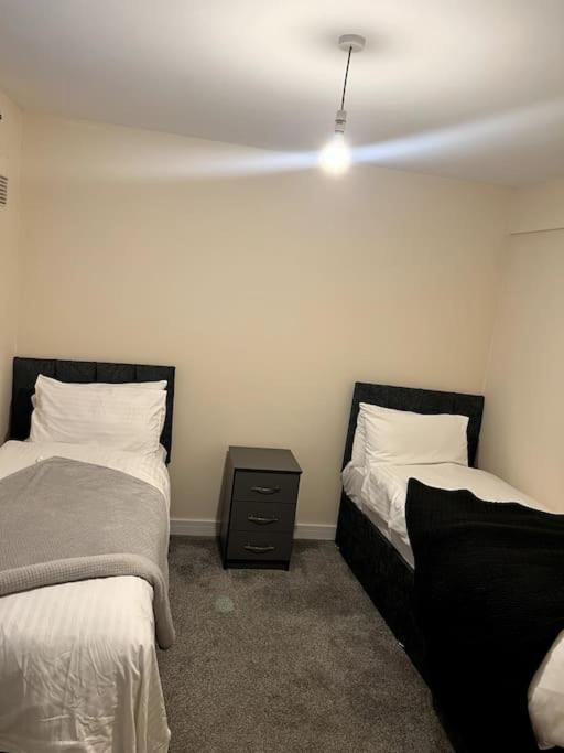 Spacious City Centre Home Near Hospital & M5 Worcester Bagian luar foto