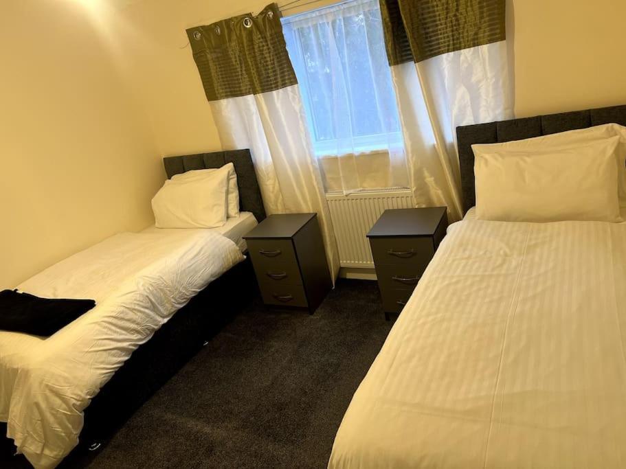 Spacious City Centre Home Near Hospital & M5 Worcester Bagian luar foto