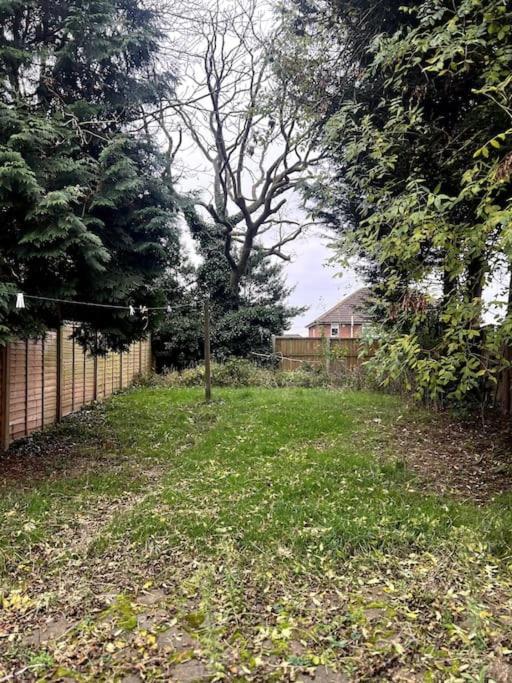 Spacious City Centre Home Near Hospital & M5 Worcester Bagian luar foto